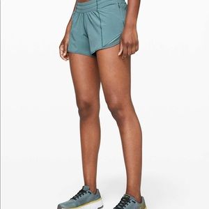 LULULEMON hotty hot 4 inch shorts